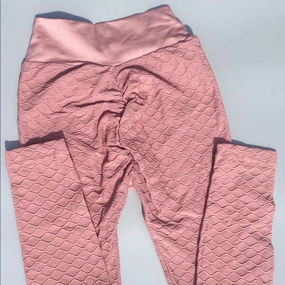 FREE SHIPPING!! V Waist Texture leggings - Picture 7 of 7